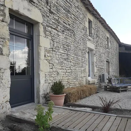 Au Domaine Du Petit Cercoux Guest house *