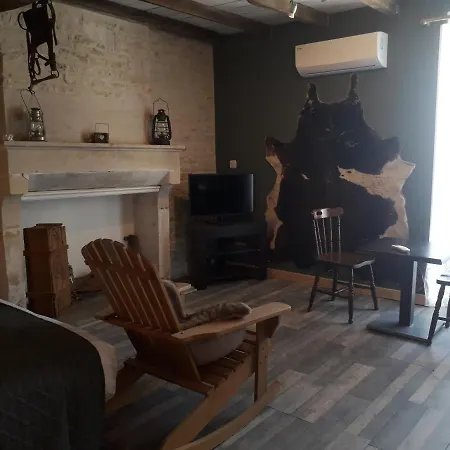 Au Domaine Du Petit Cercoux Vendégház