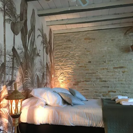 Au Domaine Du Petit Cercoux 3* Saint-Saturnin-du-Bois