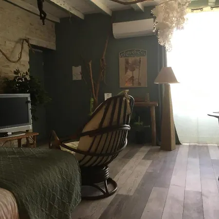 Au Domaine Du Petit Cercoux Maison d'hôtes 3*