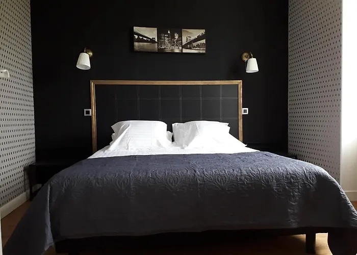 Pensión Au Domaine Du Petit Cercoux 3*