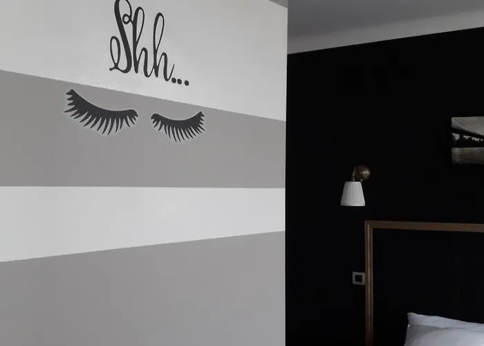 Pensión Au Domaine Du Petit Cercoux 3*