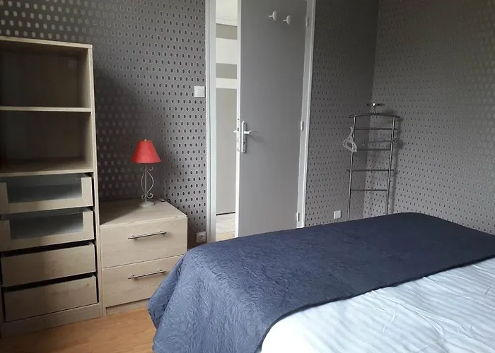 Au Domaine Du Petit Cercoux 3* Saint-Saturnin-du-Bois