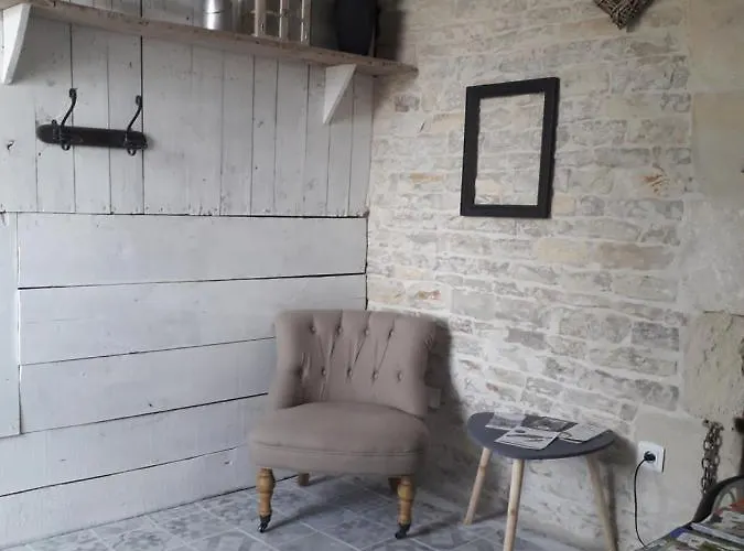 Pensión Au Domaine Du Petit Cercoux Saint-Saturnin-du-Bois