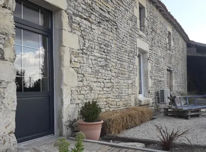 Au Domaine Du Petit Cercoux Pensión 3*