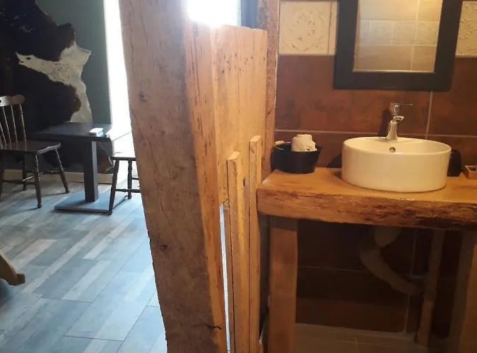 Au Domaine Du Petit Cercoux Saint-Saturnin-du-Bois