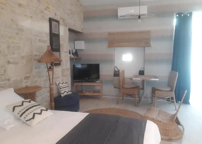 Au Domaine Du Petit Cercoux 3*