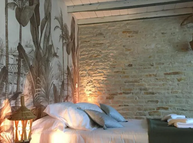 Au Domaine Du Petit Cercoux 3* Saint-Saturnin-du-Bois